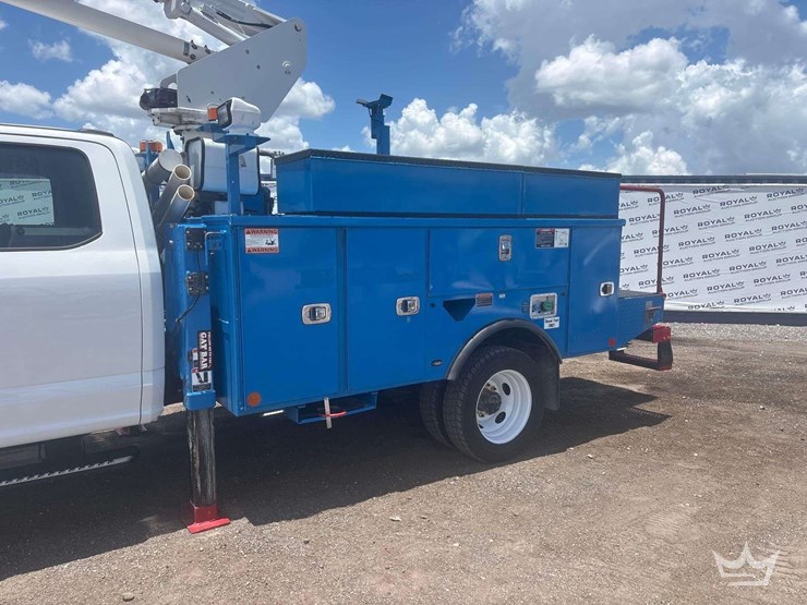 2020-ford-f550-image-19