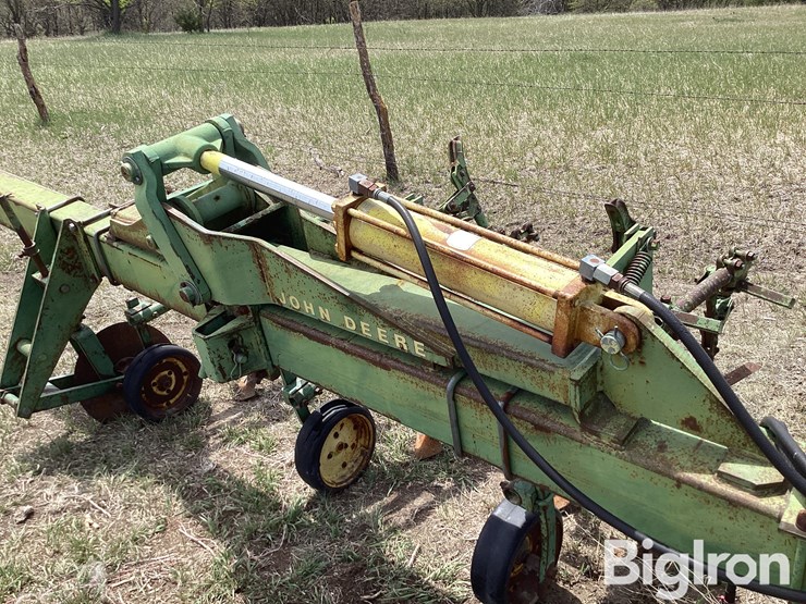 john-deere-85-image-10