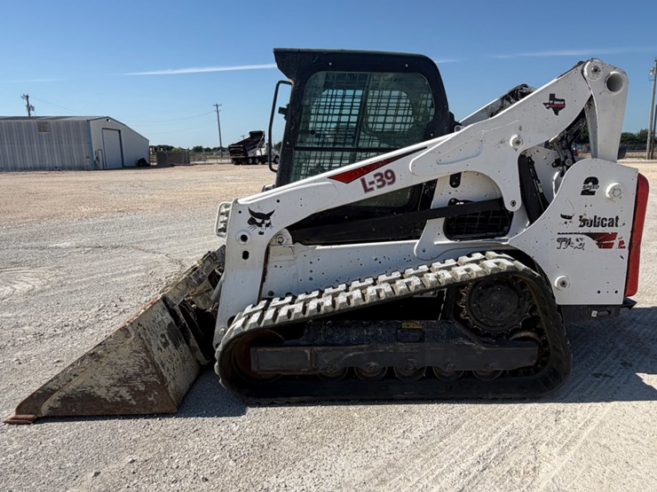 2022-bobcat-t740-image-8