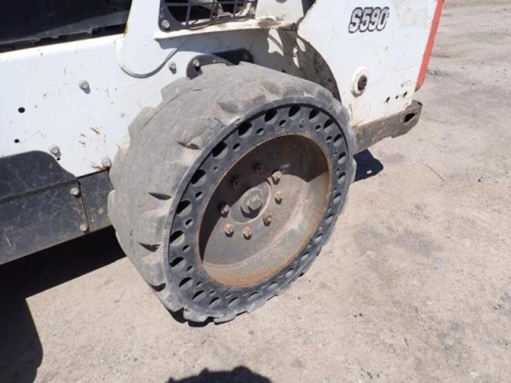 2019-bobcat-s590-image-26