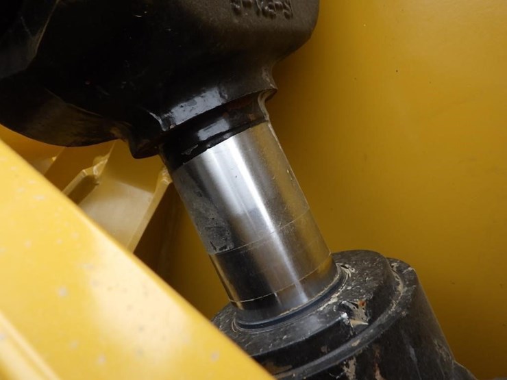 2022-caterpillar-930m-image-31