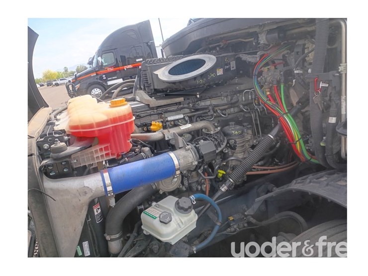 2019-freightliner-cascadia-image-4