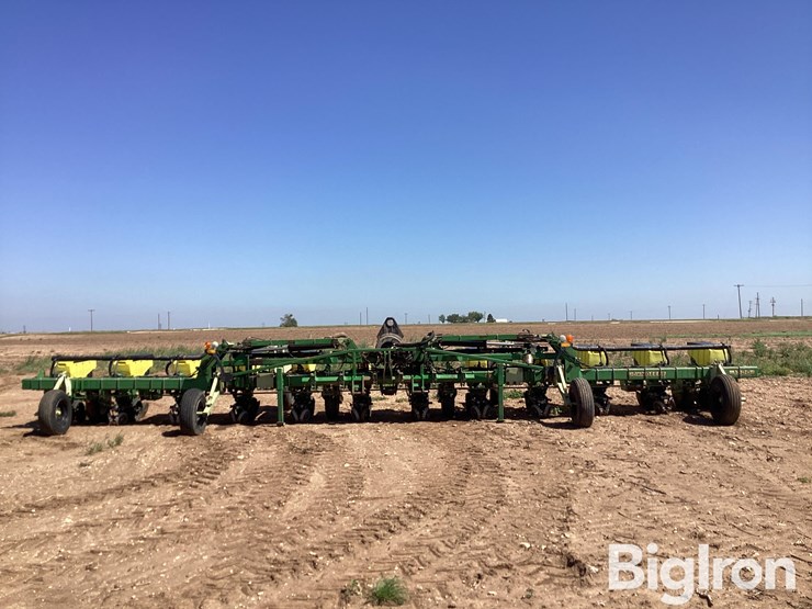 john-deere-7300-image-3