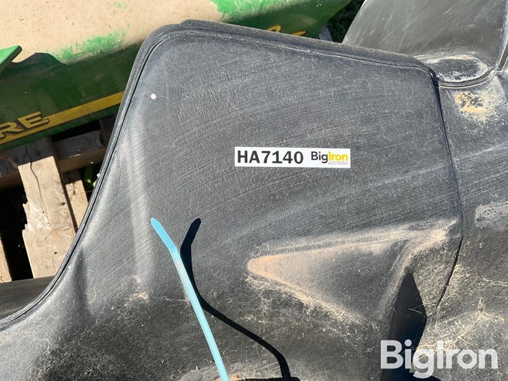 john-deere-tractor-hood-&-fuel-tank-image-12