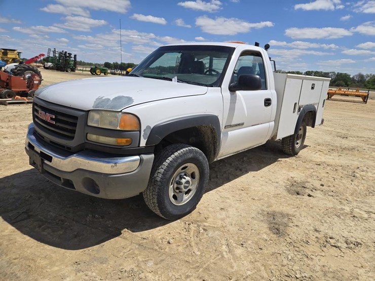 2006-gmc-sierra-2500hd-image-1