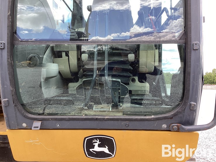 2012-deere-210g-lc-image-11
