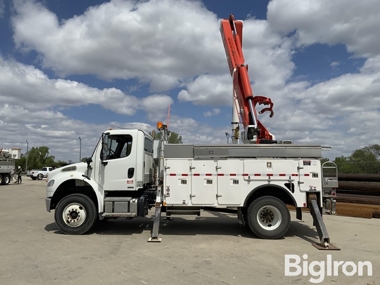 2012-freightliner-m2-106-image-8