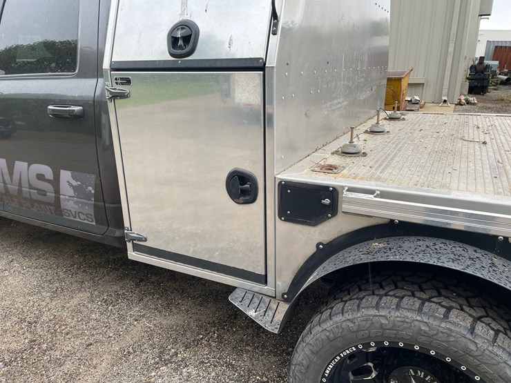 2019-dodge-ram-3500-image-16
