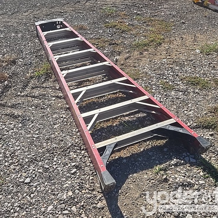 8' A Frame Ladder