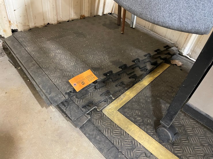#4553-•-assorted-rubber-floor-mat-tiles-image-3
