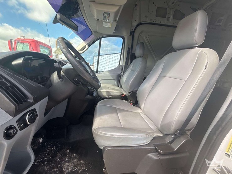 2016-ford-transit-image-22