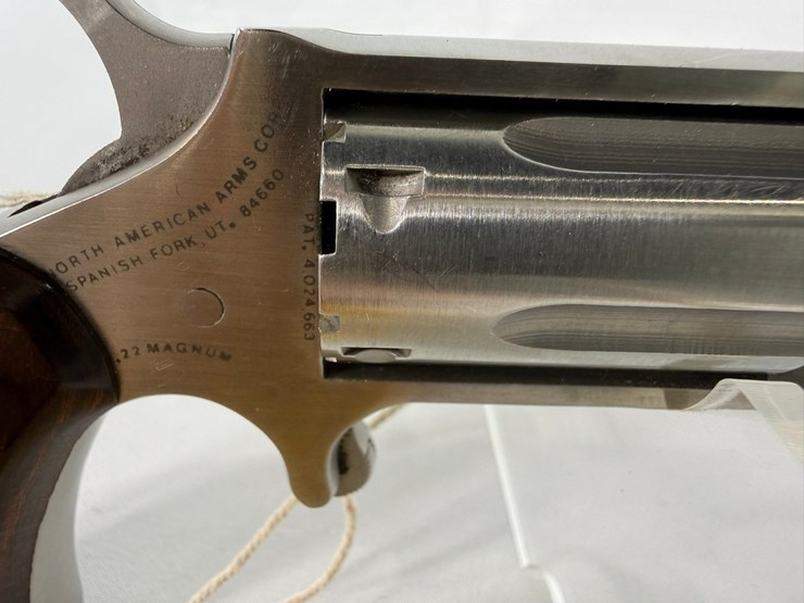 #78-•-north-american-arms-22-magnum-revolver-w29951-image-9