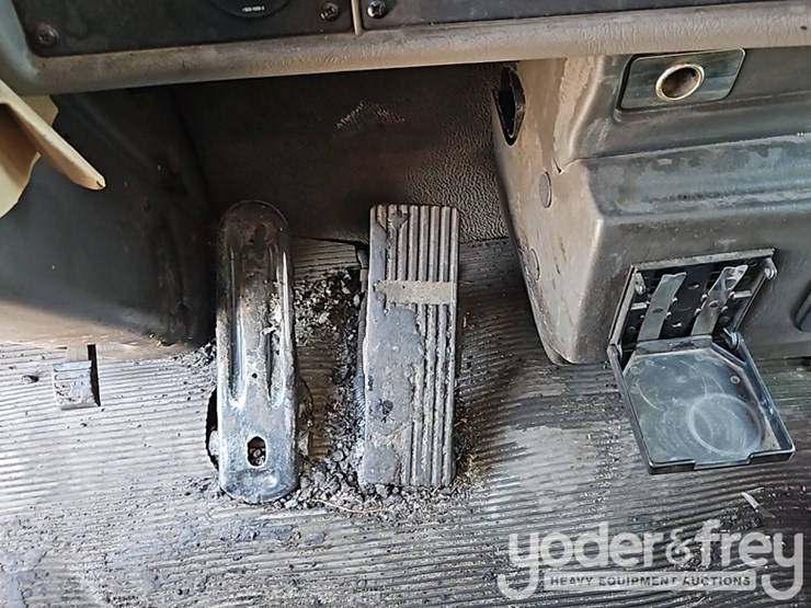 2016-kenworth-t300-image-27