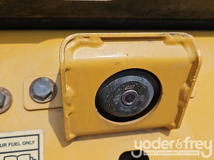 2016-caterpillar-d5k2-lgp-image-24