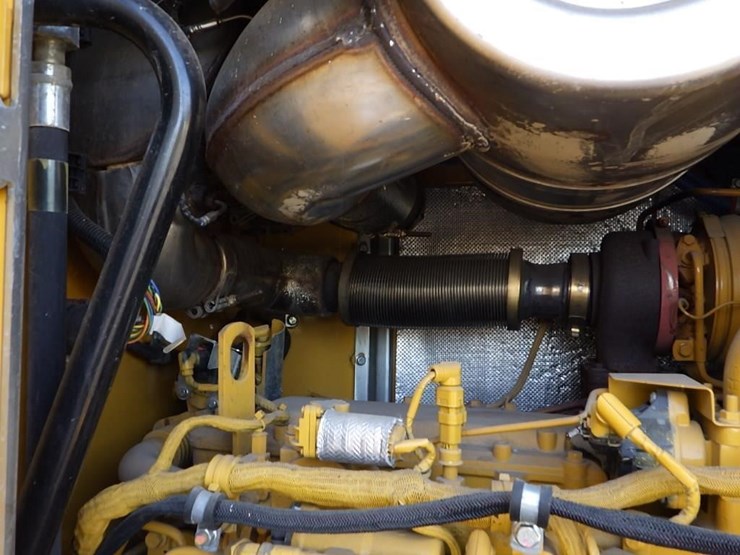 2023-john-deere-544-image-12