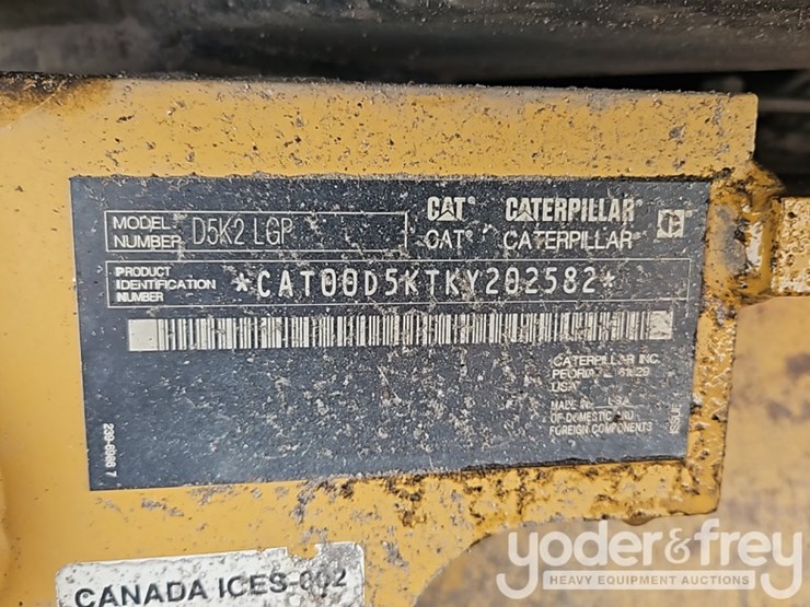 2016-caterpillar-d5k2-lgp-image-55