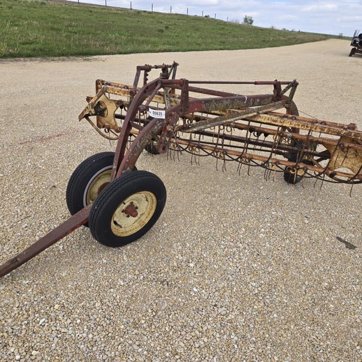 NEW HOLLAND 256