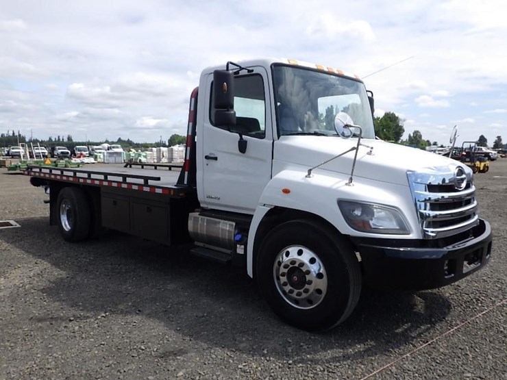 2018-hino-338-image-3