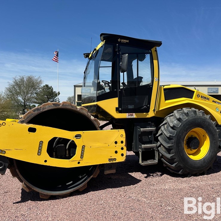 2018 BOMAG BW211