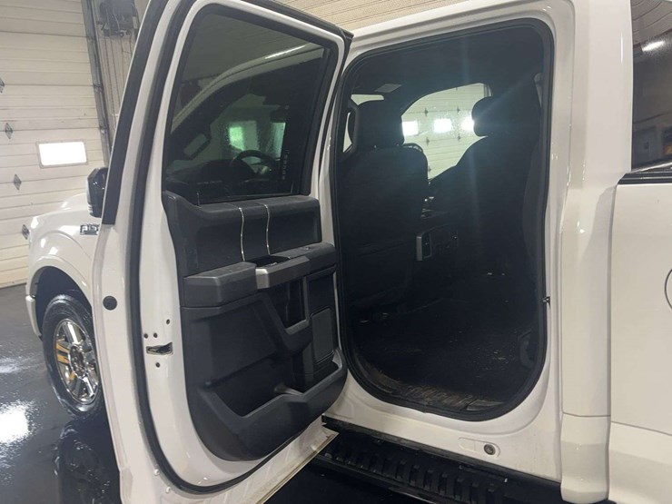 2020-ford-f150-image-12