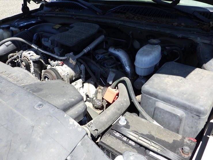 2005-chevrolet-silverado-3500-image-14
