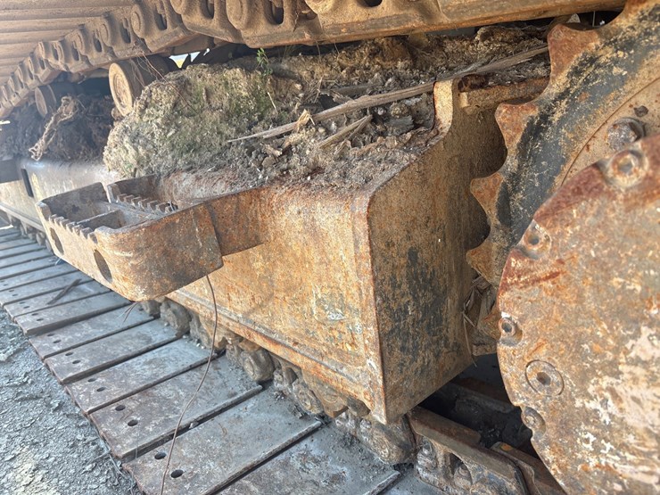 #1-•-2013-case-excavator-image-11