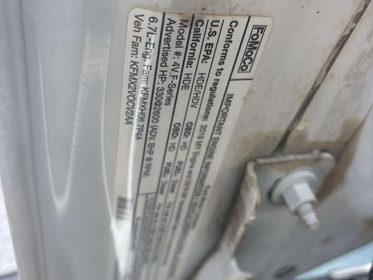 2020-ford-f550-image-15