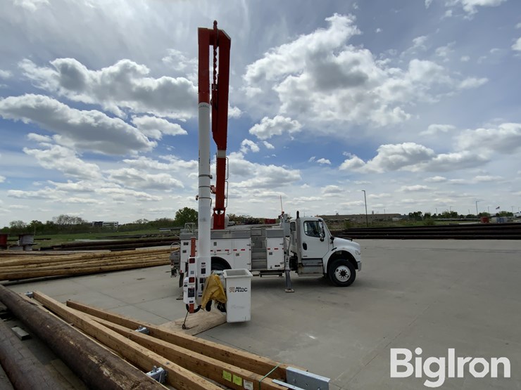 2012-freightliner-m2-106-image-4