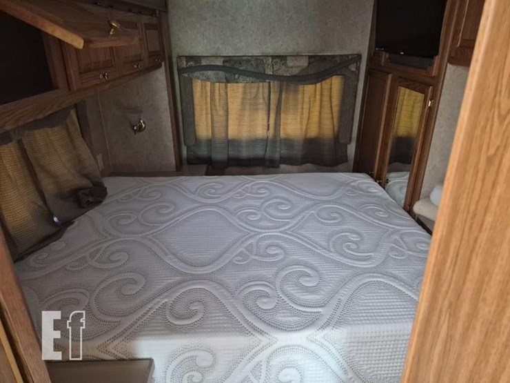 2004-lamar-motor-home-10242-image-19