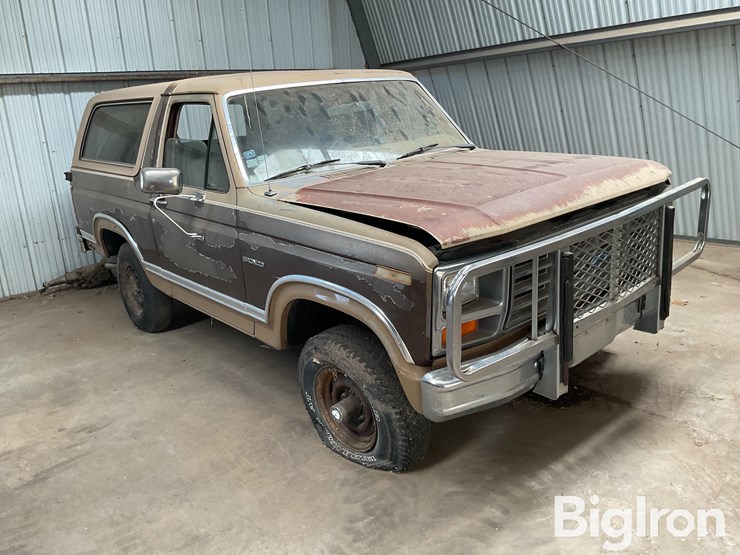 1984-ford-bronco-image-3