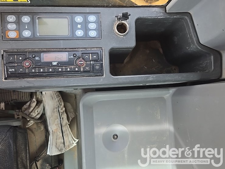 2017-caterpillar-336fl-image-62