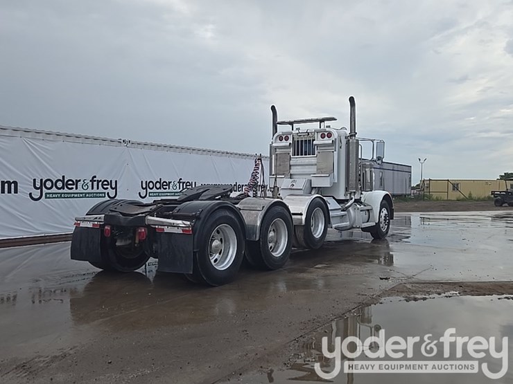 2007-peterbilt-379-image-5