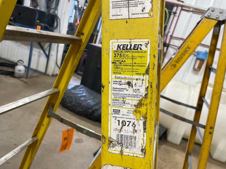 #4591-•-keller-fiberglass-step-ladder-image-4