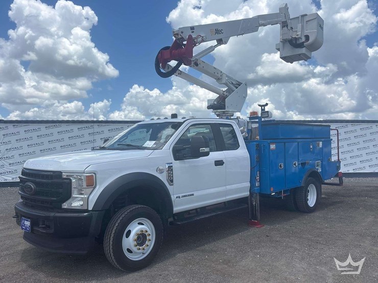 2020-ford-f550-image-1