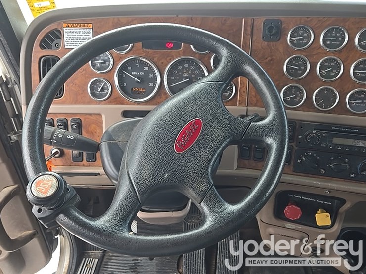 2007-peterbilt-379-image-60