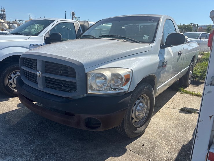 #10-•-2009-dodge-3/4-ton-pickup-truck-image-2