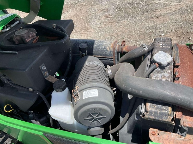 john-deere-utility-tractor-image-7