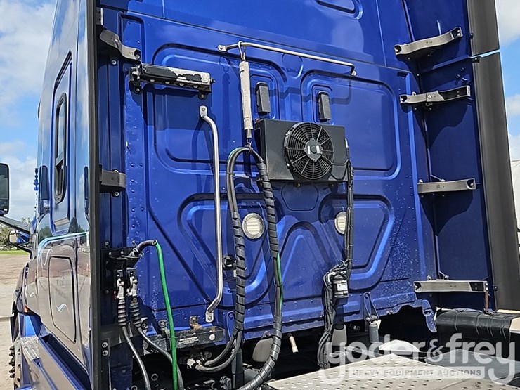 2019-freightliner-cascadia-125-image-21