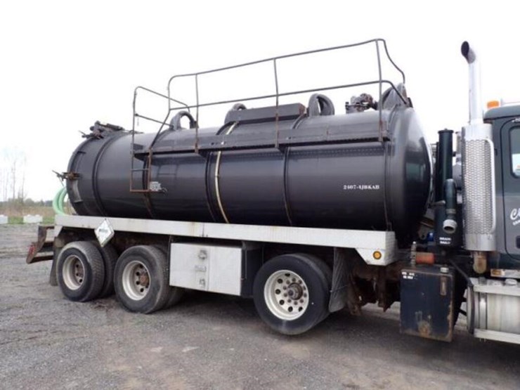 inoperable-2005-mack-cv713-tri/a-vacuum-truck-1m2a-image-72