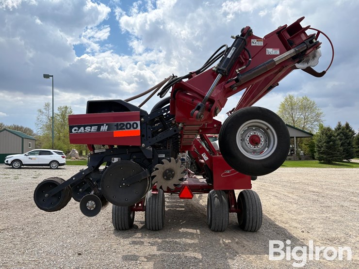 case-ih-1200-image-6