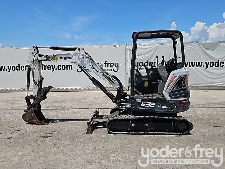 2019-bobcat-e32-image-3