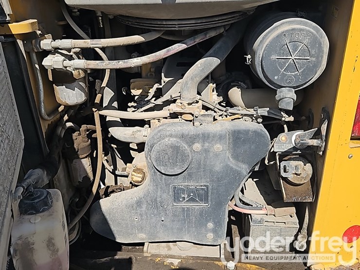 2018-caterpillar-299d2-image-24