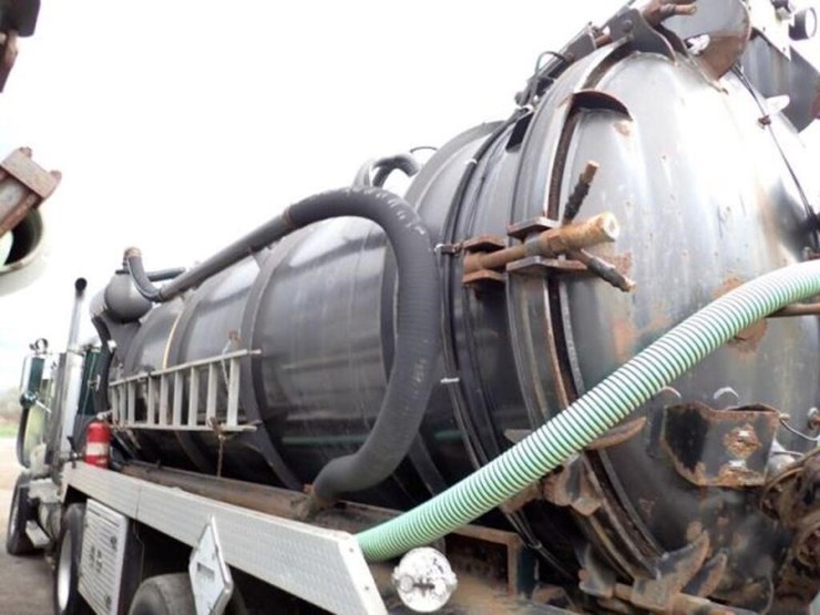 inoperable-2005-mack-cv713-granite-tri/a-vacuum-tr-image-64