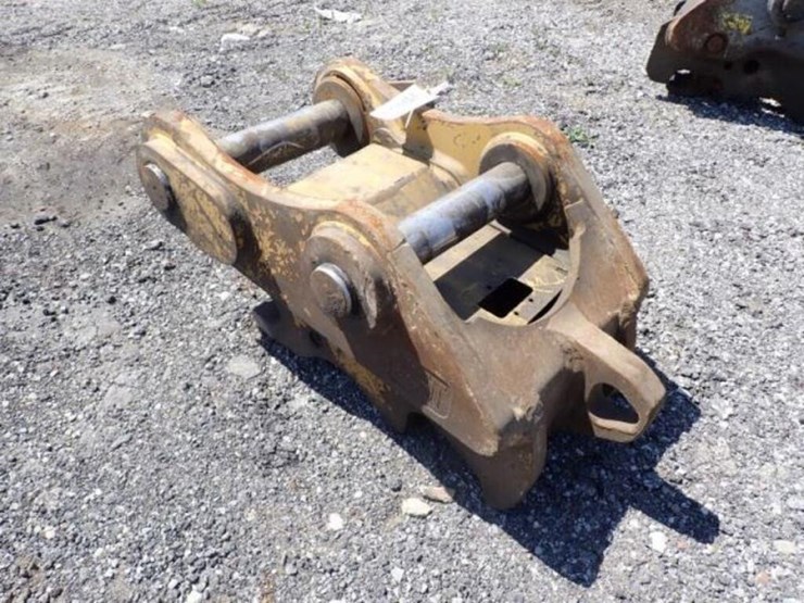 caterpillar-hydraulic-quick-coupler-image-7