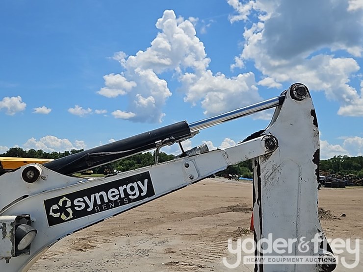 2020-bobcat-e20-image-13