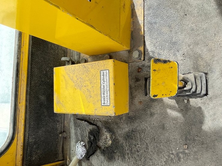2017-superior-broom-dt80k-image-104
