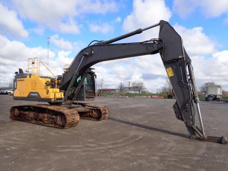 2015-volvo-ec250el-image-2