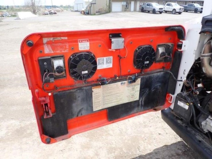 2021-bobcat-t770-image-45