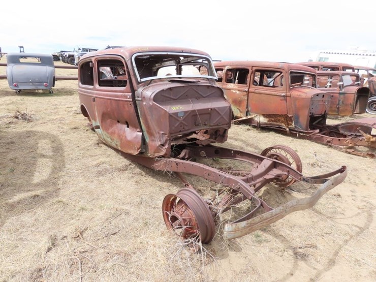 1934-ford-sedans-for-project-or-parts-image-1