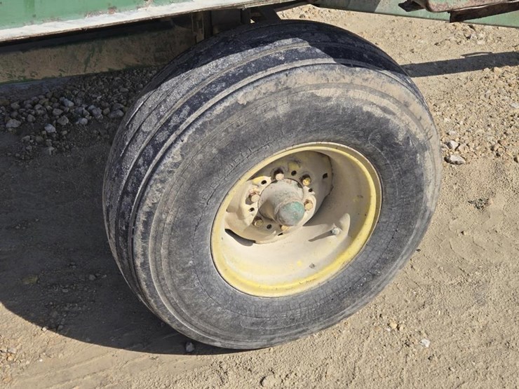 john-deere-714-image-11